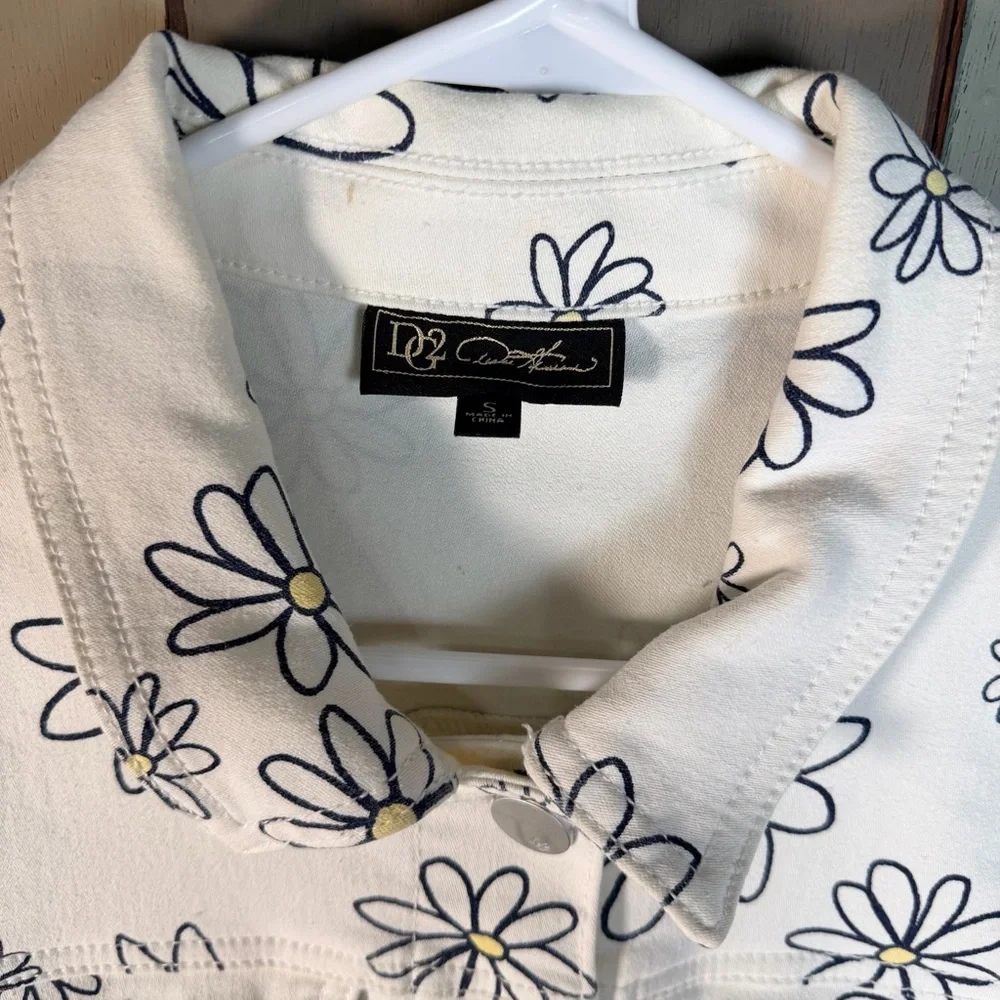 Daisy Denim Jacket-Size:Small - Picture 7 of 8
